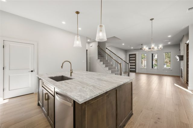 917 Boston Lane, River Oaks, TX 76114
