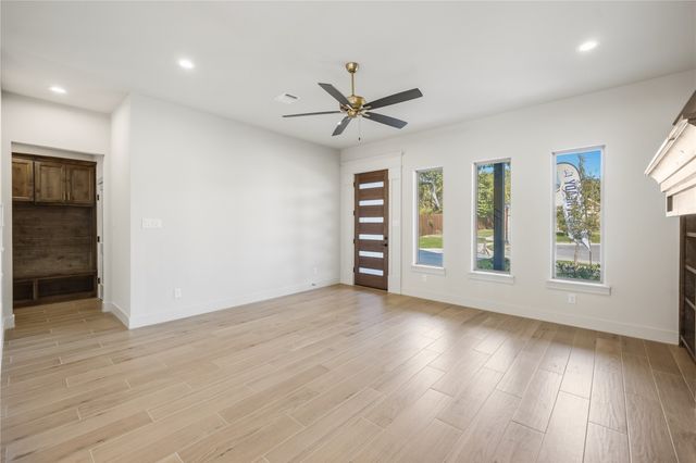 917 Boston Lane, River Oaks, TX 76114