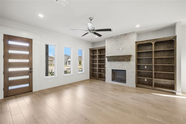 917 Boston Lane, River Oaks, TX 76114