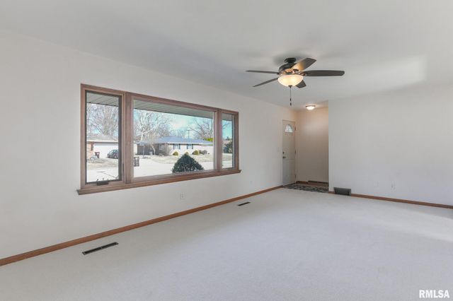 916 E EMERSON Street, Morton, IL 61550