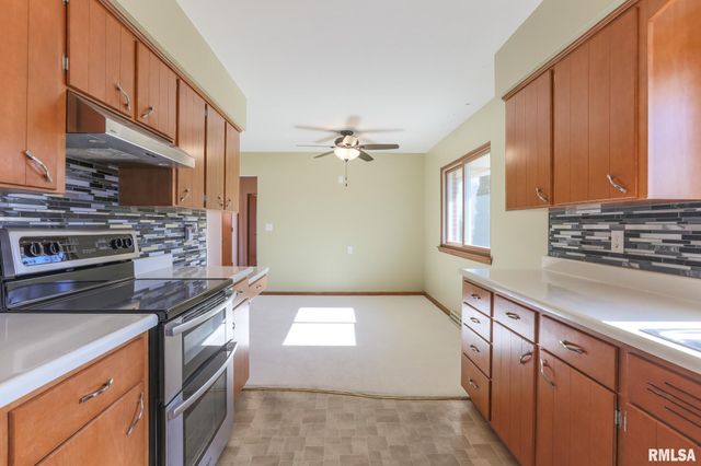 916 E EMERSON Street, Morton, IL 61550