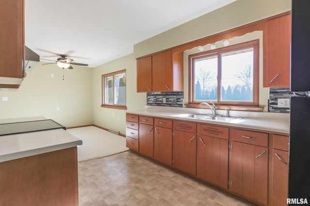 916 E EMERSON Street, Morton, IL 61550