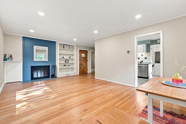 37 Hiawatha Circle, Madison, WI 53711