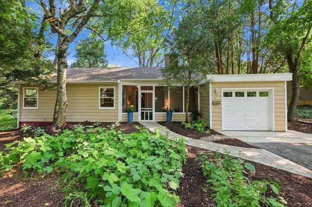 37 Hiawatha Circle, Madison, WI 53711