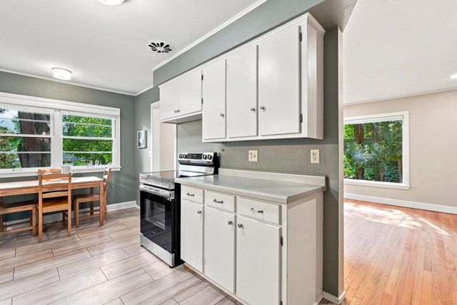 37 Hiawatha Circle, Madison, WI 53711