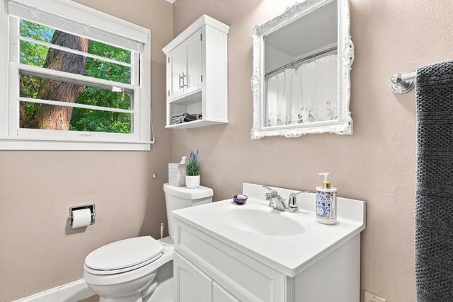 37 Hiawatha Circle, Madison, WI 53711