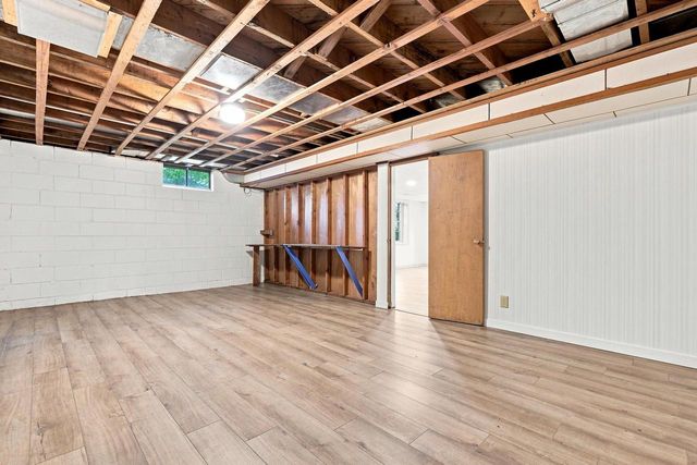37 Hiawatha Circle, Madison, WI 53711