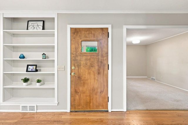 37 Hiawatha Circle, Madison, WI 53711