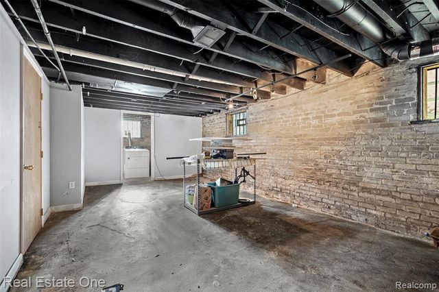 2965 Fischer Street, Detroit, MI 48214