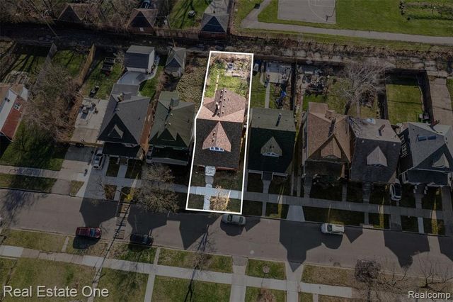 2965 Fischer Street, Detroit, MI 48214