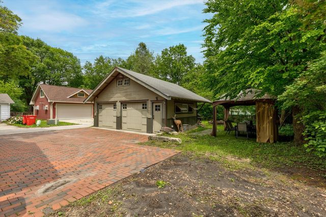 818 Northwestern Avenue, Ames, IA 50010