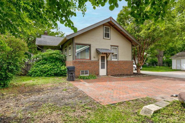 818 Northwestern Avenue, Ames, IA 50010