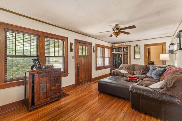 818 Northwestern Avenue, Ames, IA 50010