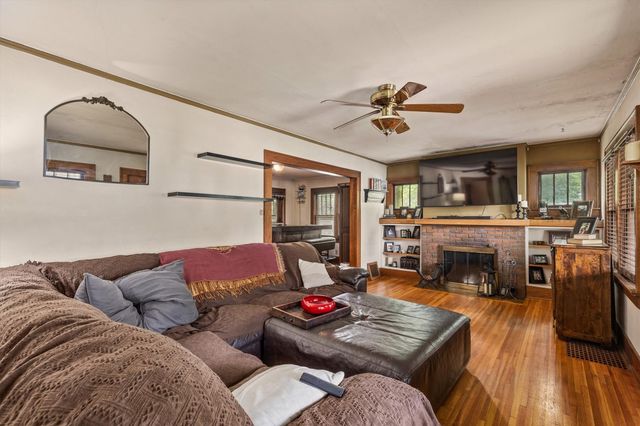 818 Northwestern Avenue, Ames, IA 50010