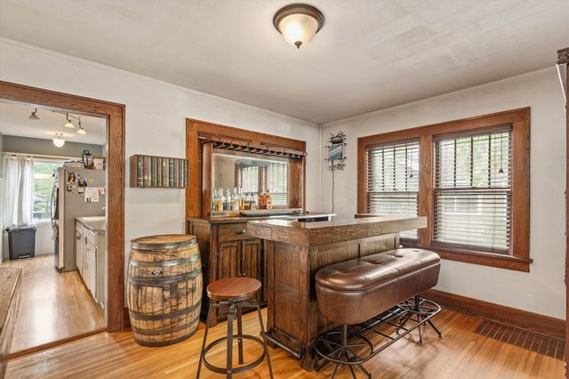 818 Northwestern Avenue, Ames, IA 50010