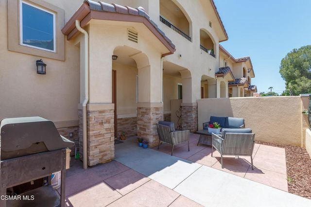 327 Newbury Vista Lane, Newbury Park, CA 91320