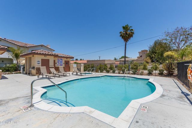 327 Newbury Vista Lane, Newbury Park, CA 91320