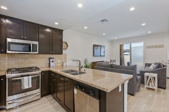 327 Newbury Vista Lane, Newbury Park, CA 91320