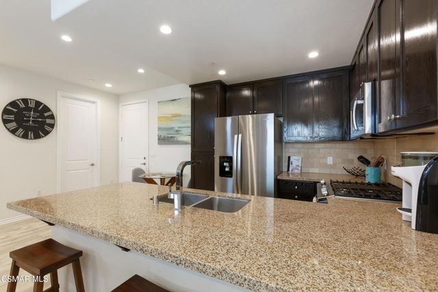 327 Newbury Vista Lane, Newbury Park, CA 91320