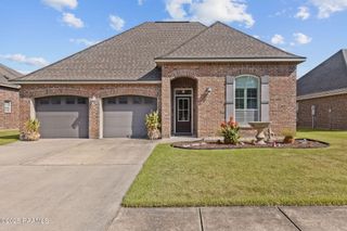 210 Woodhaven Road, Youngsville, LA 70592