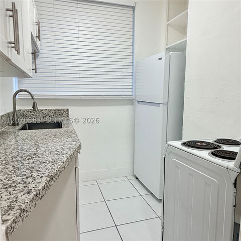 3433 Garden Ave 10, Miami Beach, FL 33140