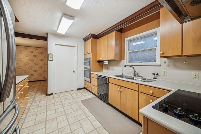 807 Wycliffe Drive, Houston, TX 77079