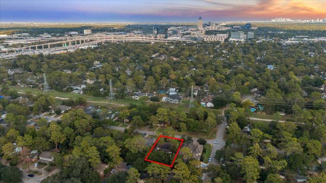 807 Wycliffe Drive, Houston, TX 77079