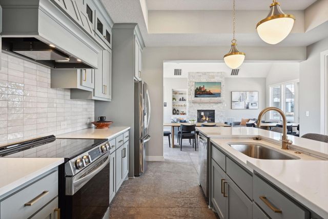 16820 46th Avenue N, Plymouth, MN 55446