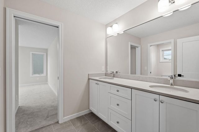 16820 46th Avenue N, Plymouth, MN 55446