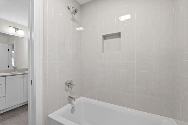 16820 46th Avenue N, Plymouth, MN 55446