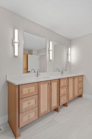 16820 46th Avenue N, Plymouth, MN 55446