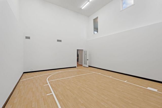 16820 46th Avenue N, Plymouth, MN 55446