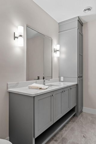 16820 46th Avenue N, Plymouth, MN 55446