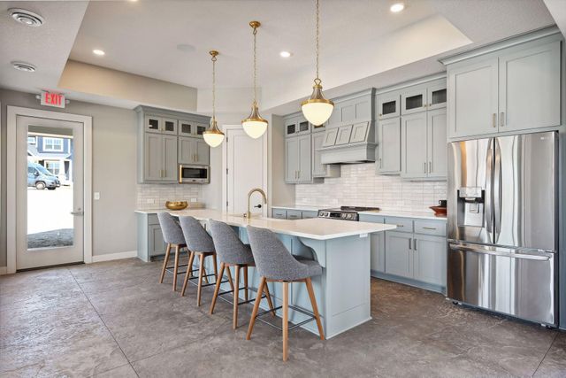 16820 46th Avenue N, Plymouth, MN 55446