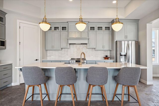 16820 46th Avenue N, Plymouth, MN 55446