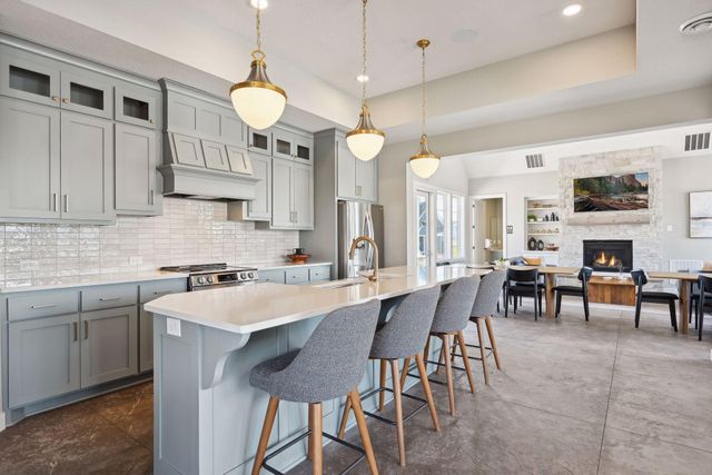 16820 46th Avenue N, Plymouth, MN 55446