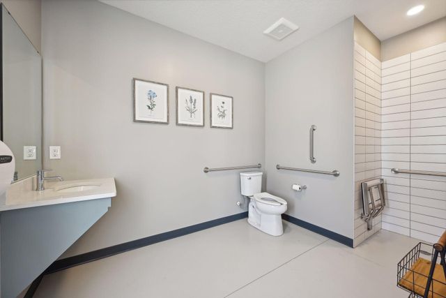 16820 46th Avenue N, Plymouth, MN 55446