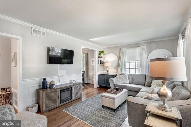 737 SILVER CREEK RD, Baltimore, MD 21208