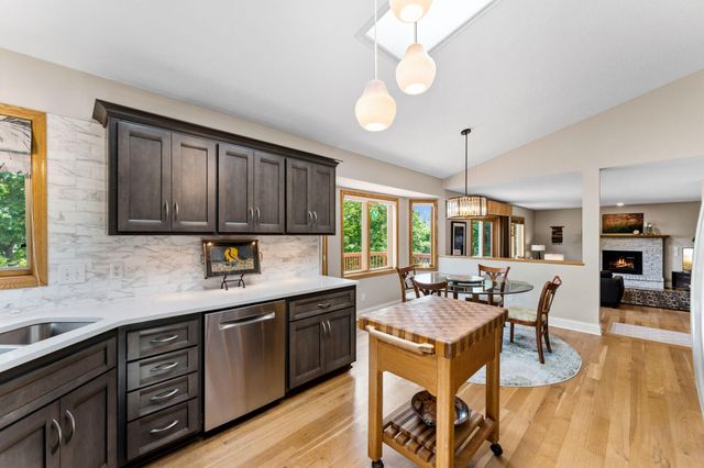 8649 Alisa Lane, Chanhassen, MN 55317