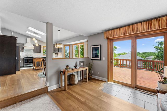 8649 Alisa Lane, Chanhassen, MN 55317