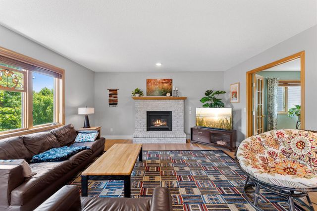 8649 Alisa Lane, Chanhassen, MN 55317