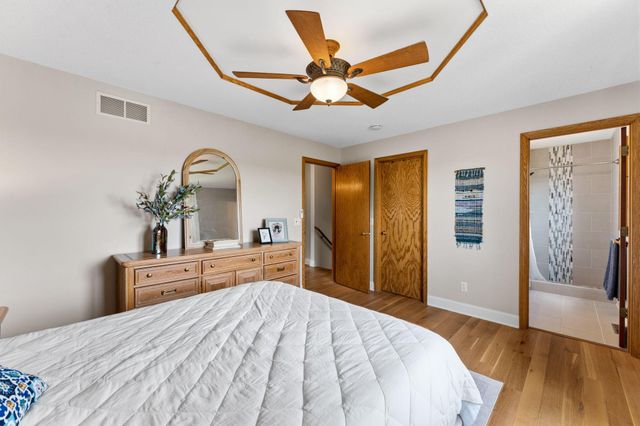 8649 Alisa Lane, Chanhassen, MN 55317