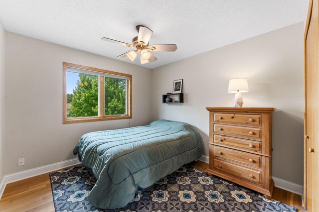 8649 Alisa Lane, Chanhassen, MN 55317