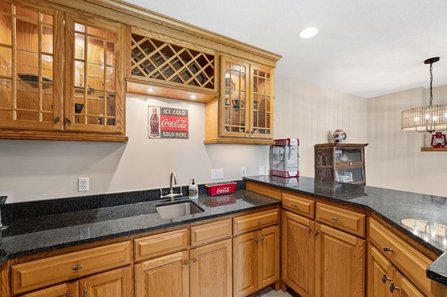 8649 Alisa Lane, Chanhassen, MN 55317