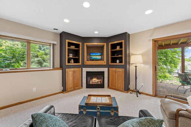 8649 Alisa Lane, Chanhassen, MN 55317