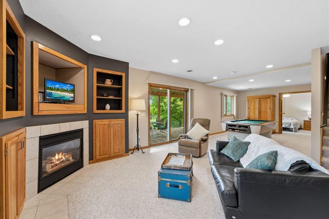 8649 Alisa Lane, Chanhassen, MN 55317