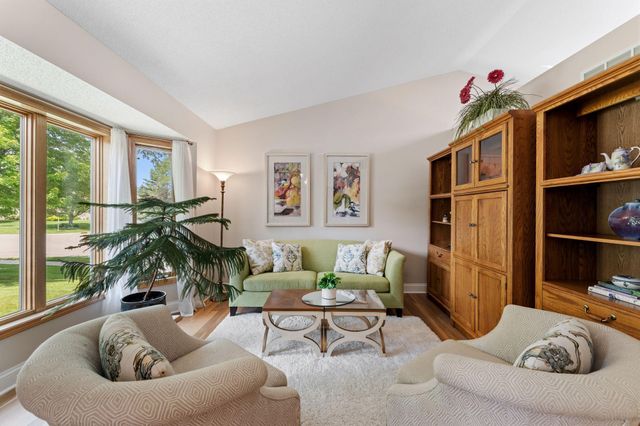 8649 Alisa Lane, Chanhassen, MN 55317