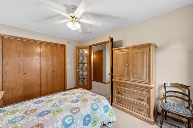 8649 Alisa Lane, Chanhassen, MN 55317