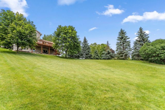 8649 Alisa Lane, Chanhassen, MN 55317