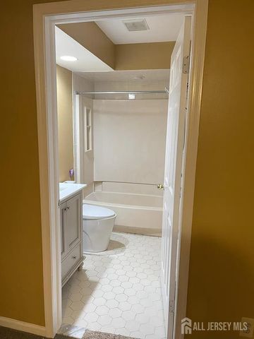 420 Stratford Place, Bound Brook, NJ 08805